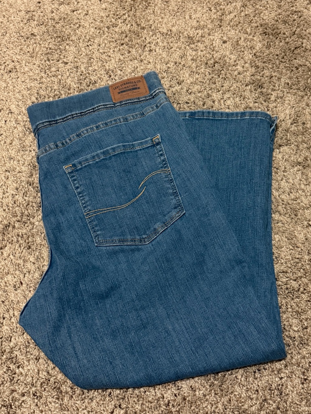 Levi's Classic Mid Blue Cropped Straight Jeans